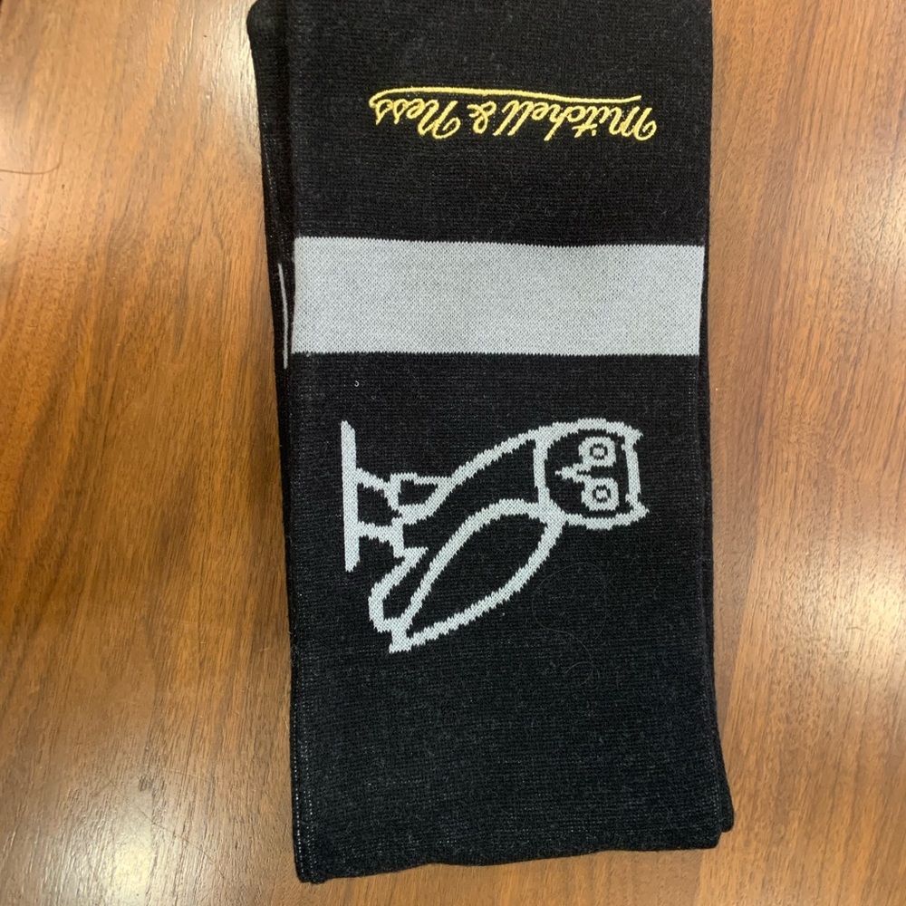 OVO x Raptors Collaboration Scarf - Picture 4 of 4